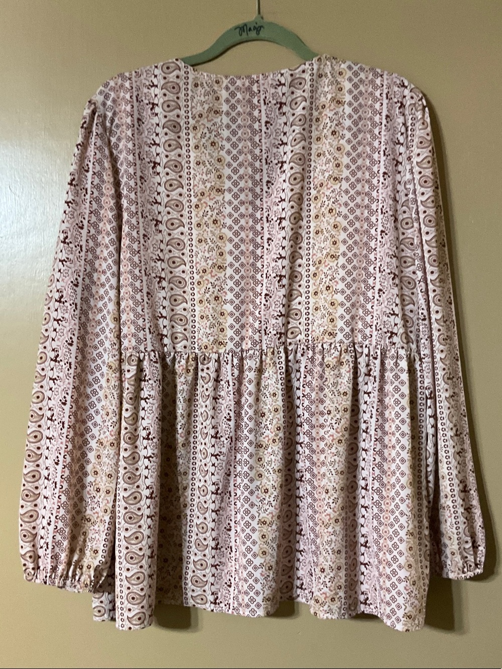 š„Final Mark Down! Women's Embroidered V-Neck Peasant Top - Picture 2 of 10